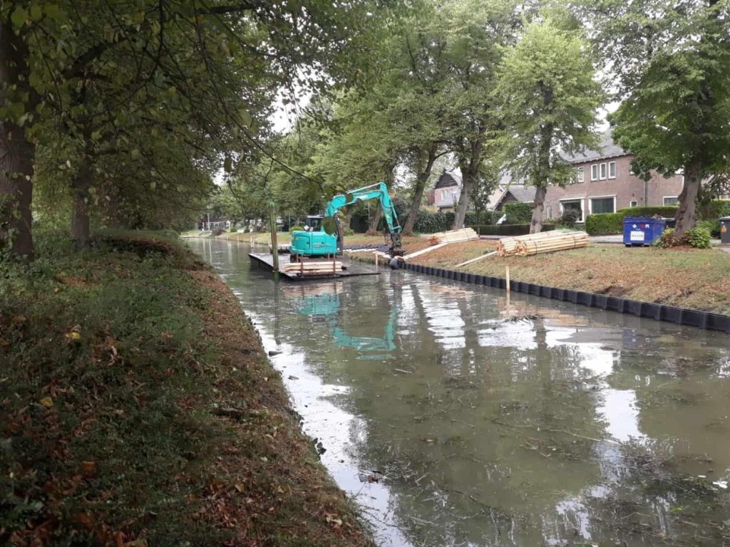Duurzame kunststof beschoeiing als ecologisch alternatief voor hardhout beschoeiingen